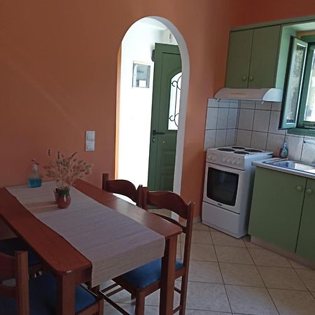 Vegera Apartment M Vasilikiadhes Bagian luar foto