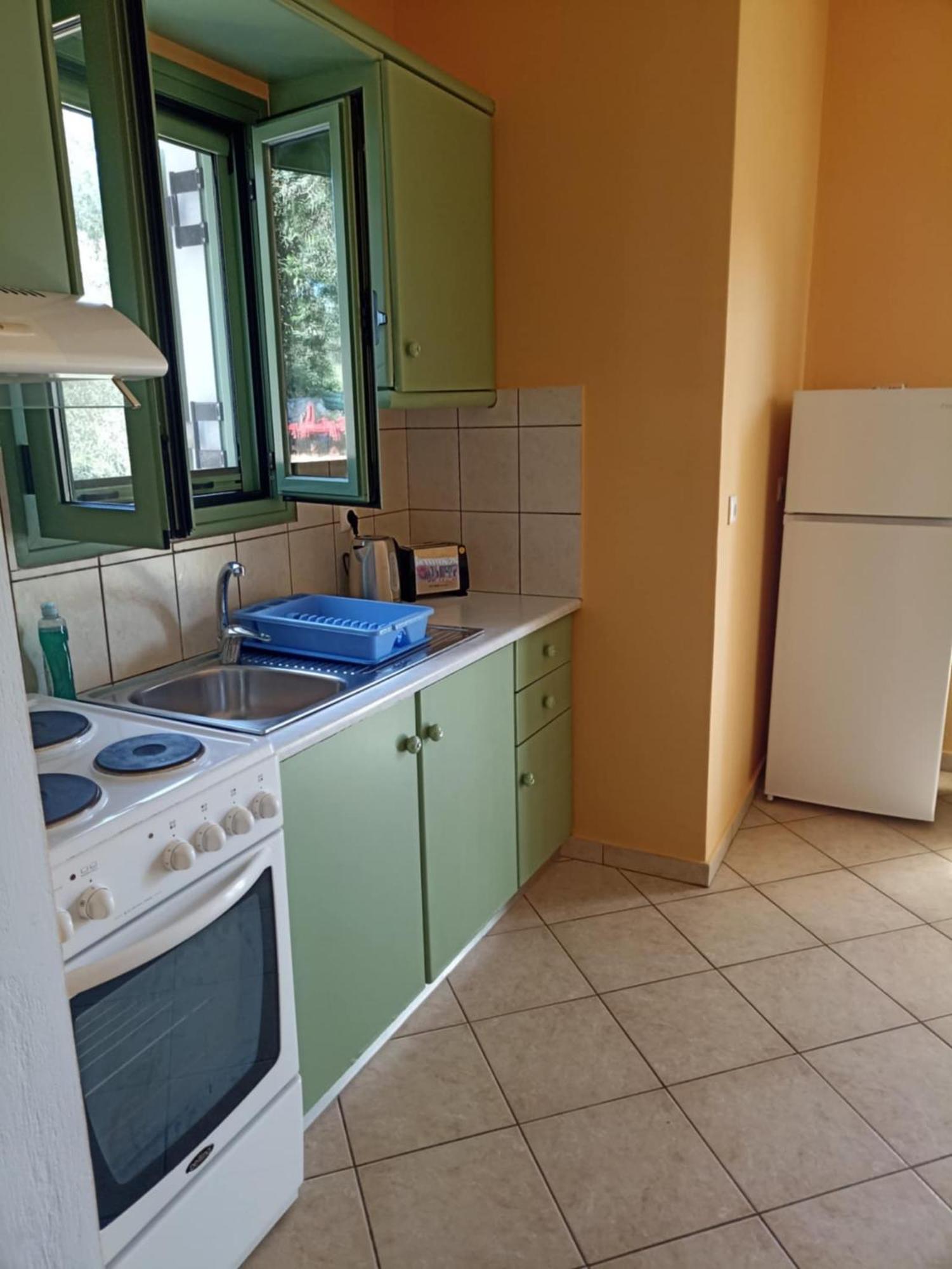 Vegera Apartment M Vasilikiadhes Bagian luar foto